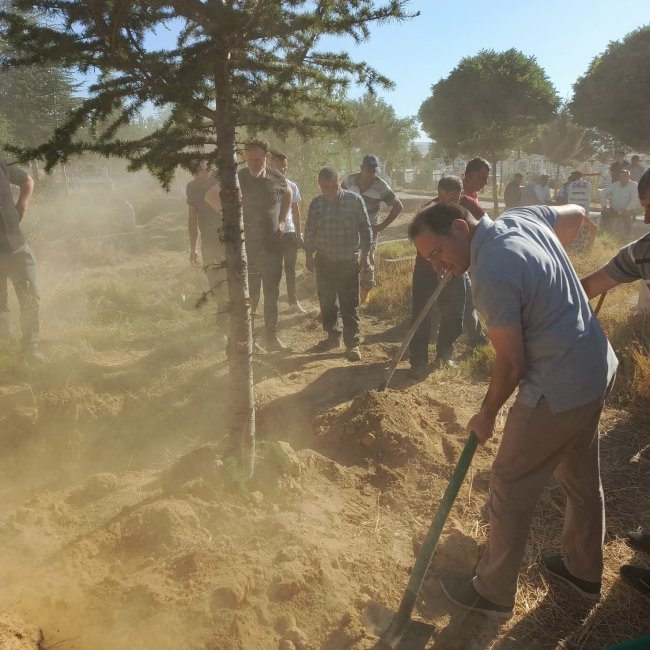 Çay'ın Sevilen Kaymakamı Türker'den Polis Memuru Babasına Vefa Örneği
