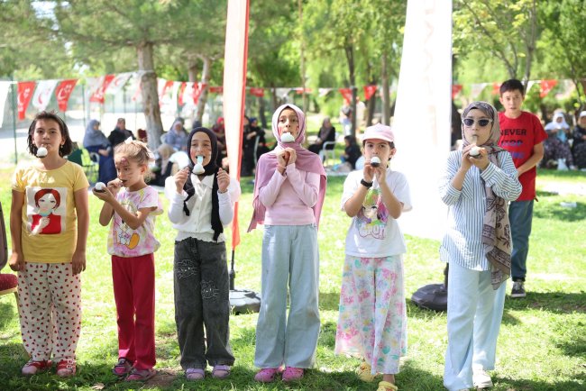 Afyonkarahisar’'da Milli Görüşçüleri Birleştiren Piknik Tertiplediler