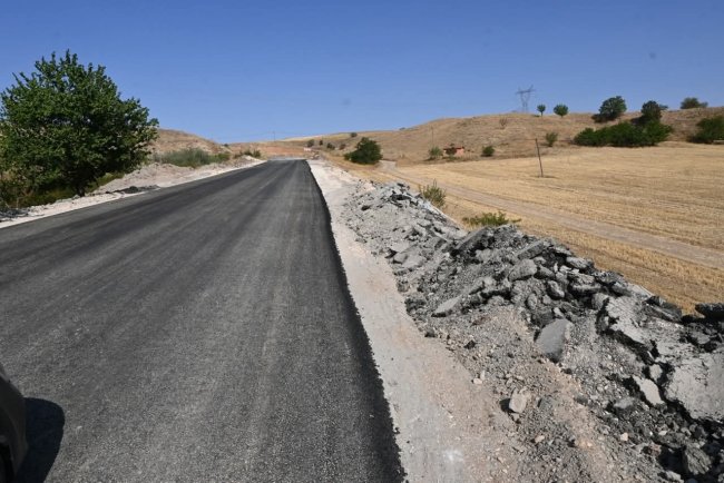 Çay Kaymakamı Türker Bozuk Yollar İçin Talimat Verdi