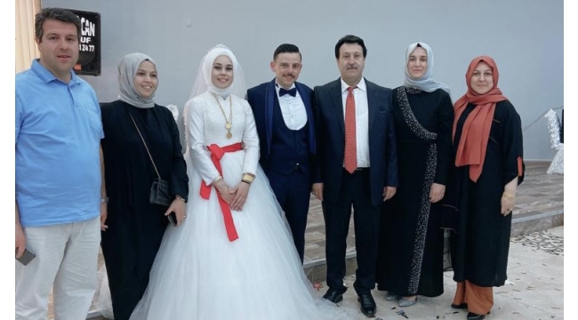 ÇAMCI ve SAĞLAMER ÇİFTİNE ÖMÜR BOYU MUTLULUKLAR DİLİYORUZ