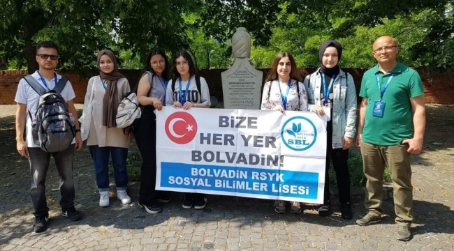 ÖZDEN HOCANIN ÖĞRENCİSİ OLMAK VARMIŞ! ÖĞRENCİLERİ DÜNYAYI GEZİYOR
