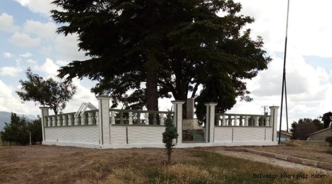 ABDÜLVAHAP GAZİ TÜRBESİNE BAKIM YAPILDI