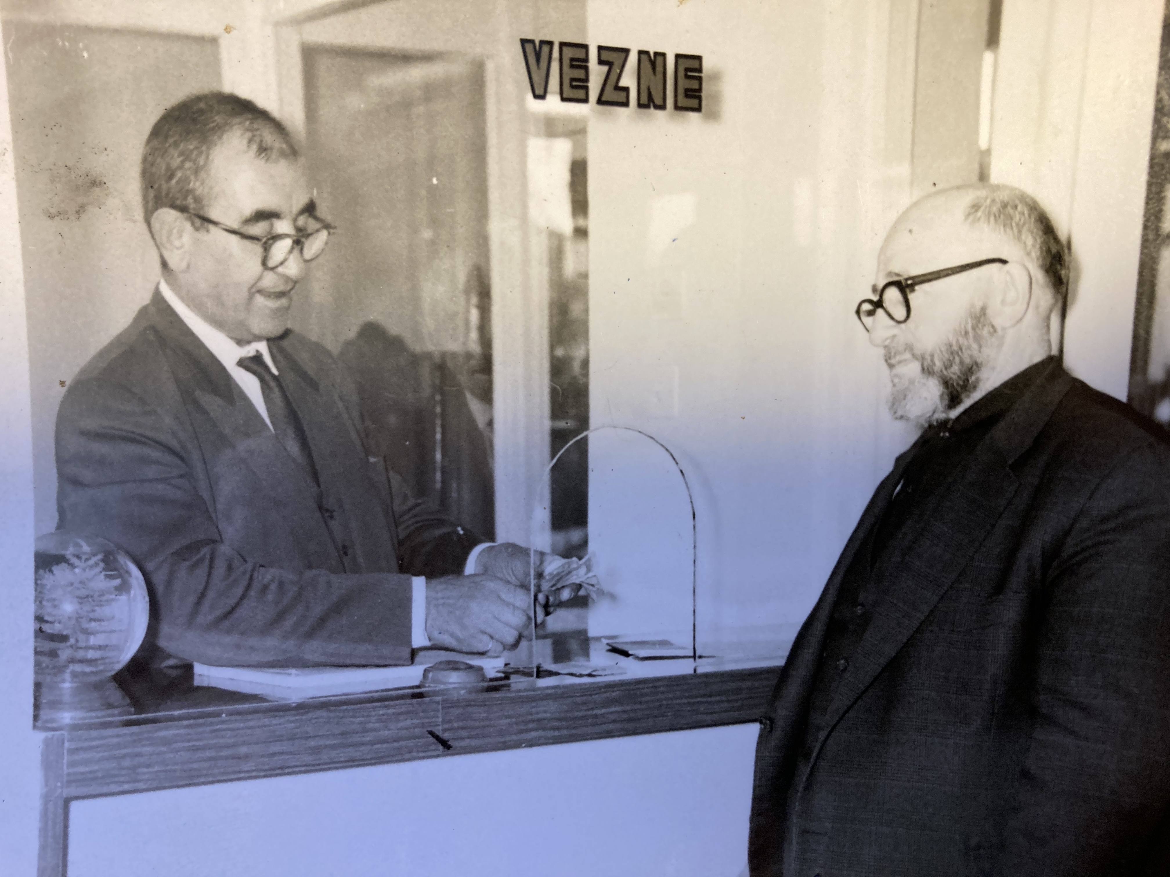 KADİM KENTİN HİKAYELERİ  7- İBRAHİM KARAHAN  (HELVACI LOMEN'İ ve KARDEŞİ UĞUR KARAHAN'ı BÖYLE ANLATTI)