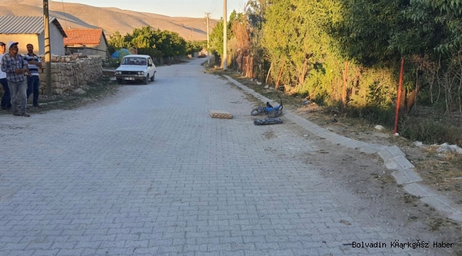 DİPEVLER KÖYÜNDE BİR ÇOCUK PATPATIN ALTINDA KALDI AĞIR YARALI