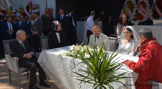 HAYIRLI OLSUN TAYTAK! BAHÇELİ ve YİĞİTBAŞI NİKAH ŞAHİDİ OLDU