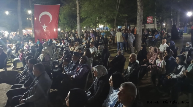 TOPÇU'NUN 15 TEMMUZ DAVETİNE İLÇE HALKI YOĞUN KATILIM GÖSTERDİ