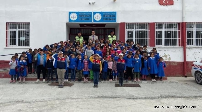 BOLVADİN JANDARMA KOMUTANLIĞI TRAFİK EĞİTİMİ VERDİ