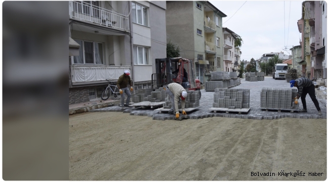 ÇAY BELEDİYESİ İLÇEDE SON SÜRAT PARKE DÖŞÜYOR