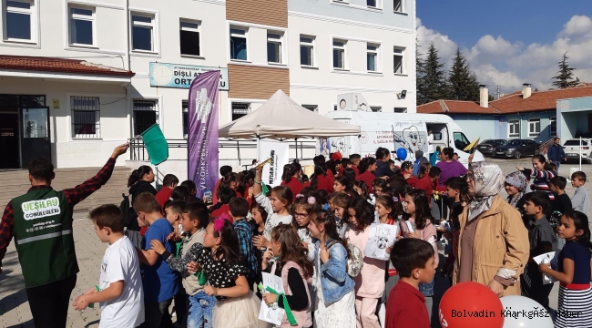 DİŞLİ ATATÜRK ORTAOKULU BAHÇESİNDEN MUTLULUK KERVANI GEÇTİ