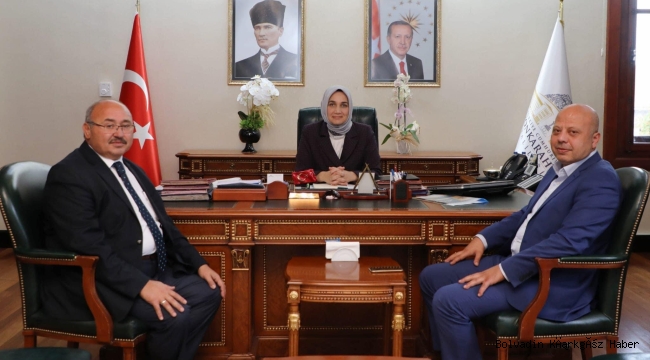 KOLAY: VALİMİZİN İLİMİZE İLÇELERİMİZE YAPMIŞ OLDUĞU HİZMETLERDEN DOLAYI ŞÜKRANLARIMIZI SUNARIZ