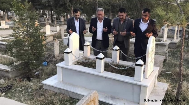 KELEKÇİ GÜMÜŞ’Ü KABRİ BAŞINDA ZİYARET ETTİ