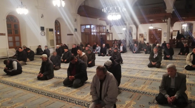 MERHUM GÜMÜŞ YATSI NAMAZI SONRASI DUALARLA YAD EDİLDİ