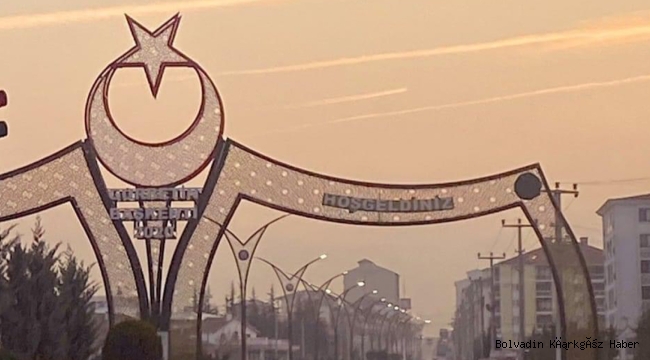 EMİRDAĞ’DA KAZA! 3 KİŞİ YARALANDI