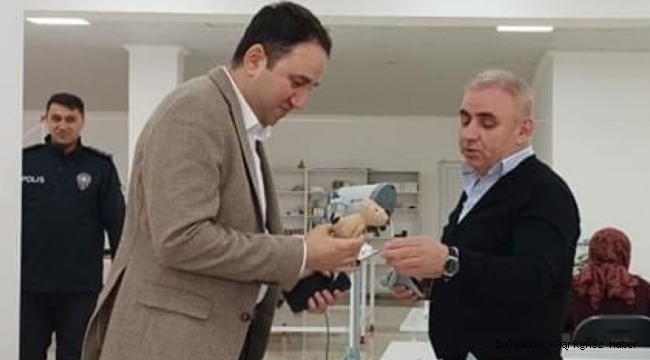 KAYMAKAM BOLAT YENİ AÇILAN OYUNCAK ÜRETİM ATÖLYESİNİ GEZDİ
