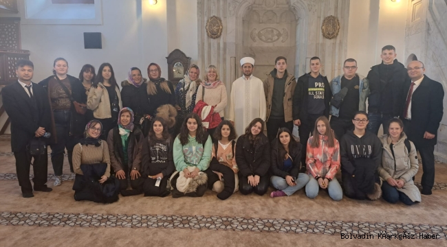 MÜDÜR ÖZDEN’DEN ERASMUS ÇIKARMASI