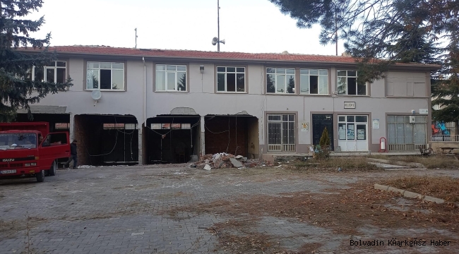 ÖZBURUN’DA JANDARMA KARAKOL BİNASININ TADİLATINA BAŞLANILDI