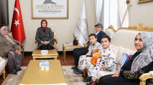 ŞEHİT EMET’İN AİLESİ VALİ YİĞİTBAŞI’NI ZİYARET ETTİ