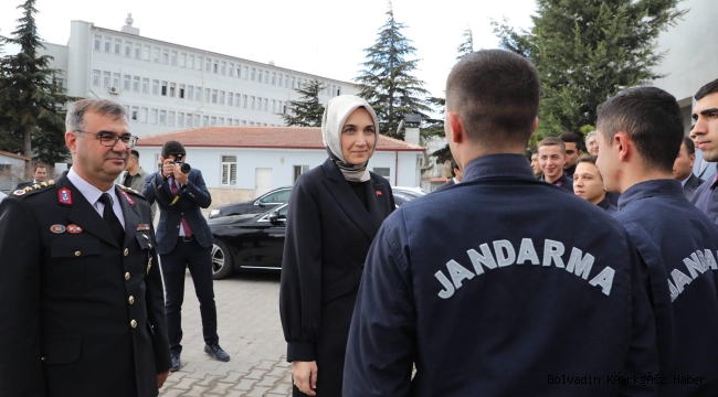 VALİ YİĞİTBAŞI MEHMETÇİK İLE ÖĞLE YEMEĞİ YEDİ