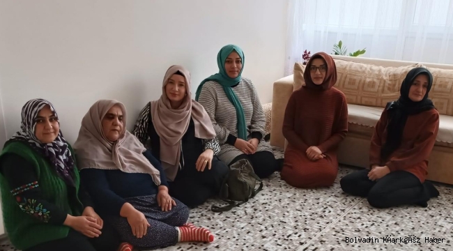 AK KADINLAR KAHRAMAN EMET’İN EMANETİNE ZİYARET GERÇEKLEŞTİRDİ