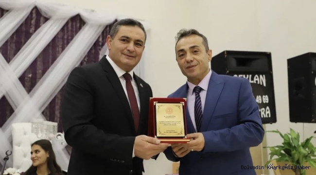 BADAK EĞİTİM&#039;DE ÇIĞIR AÇTI! BOLVADİN VELİLERİ TAKDİRLE İZLİYOR