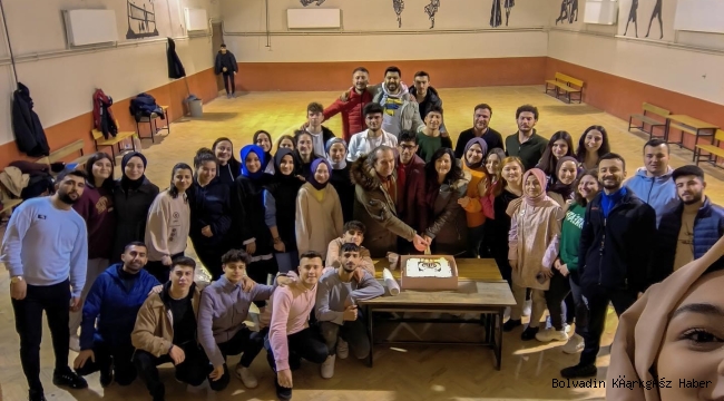 HOYEK’TEN SÖMESTİR TATİLİNE GİRERKEN TATLI İKRAMI!