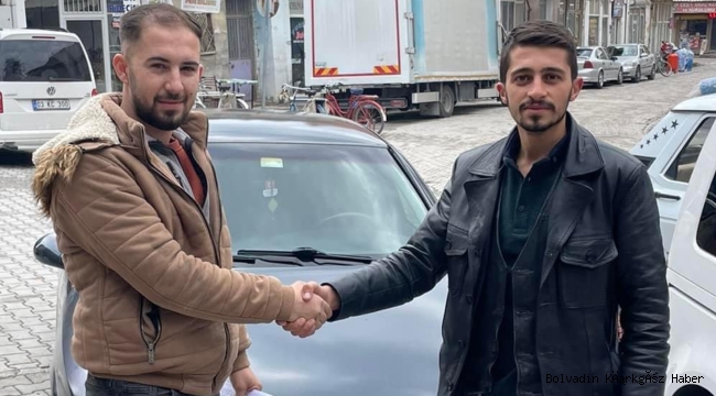 İLÇEMİZİN SEVİLEN ESNAFI HASAN KARAGÖZ ŞİMDİDE ARAÇ SATIYOR!