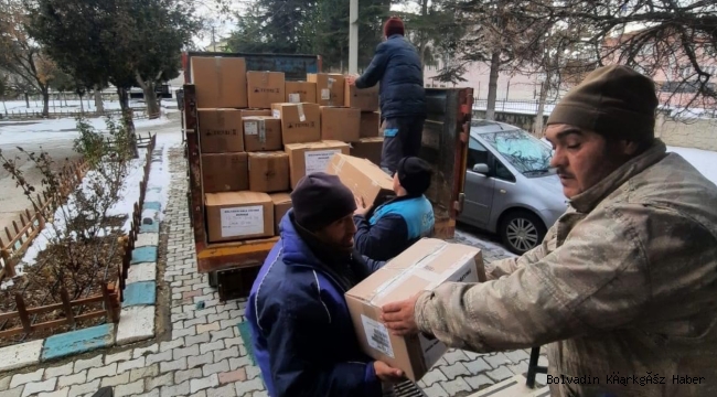 BOLVADİN HALK EĞİTİM MERKEZİ HAZIRLADIĞI GİYİM EŞYALARINI BÖLGEYE GÖNDERDİ