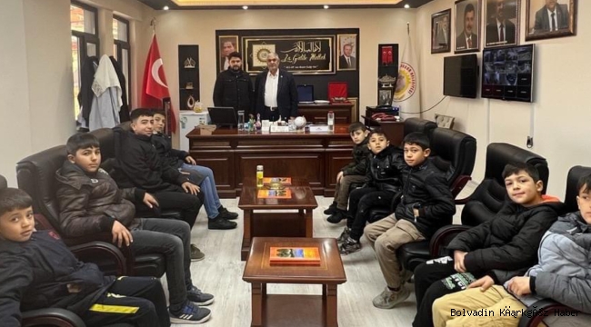 GENÇLERDEN ÖZBURUN BELEDİYE BAŞKANINA ZİYARET