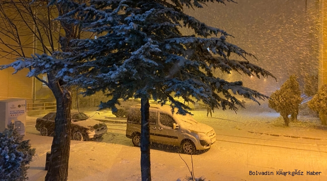 İLÇEMİZDE KAR YAĞIŞI DEVAM EDİYOR