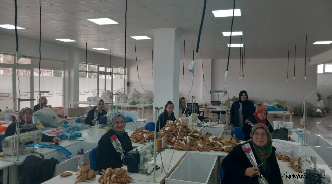 GÜÇLÜ KADINLARA TAYTAK ve KELEKÇİ’NİN SELAMINI İLETTİ