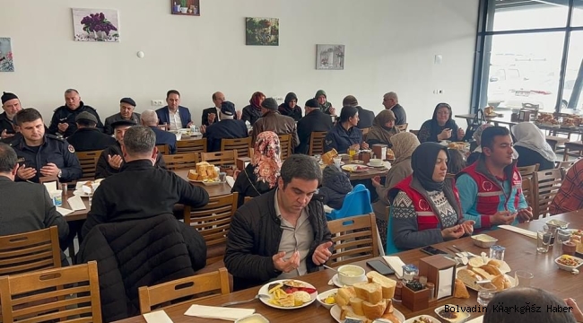 ŞEHİT ve GAZİ YAKINLARINA YEMEK VERİLDİ