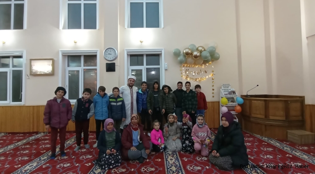 SULTANDAĞI’NDA İMAM ÇELİK ÖĞRENCİLERE MİNİ MARKET AÇTI