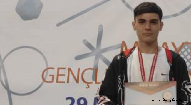 CEYLAN EMET FEN LİSESİ ÖĞRENCİSİ SIKI TÜRKİYE BİRİNCİLİĞİ YOLUNDA