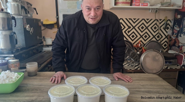 ÖZDİL’İN SATIŞINI YAPTIĞI KOYUN YOĞURDUNA İLGİ BÜYÜK