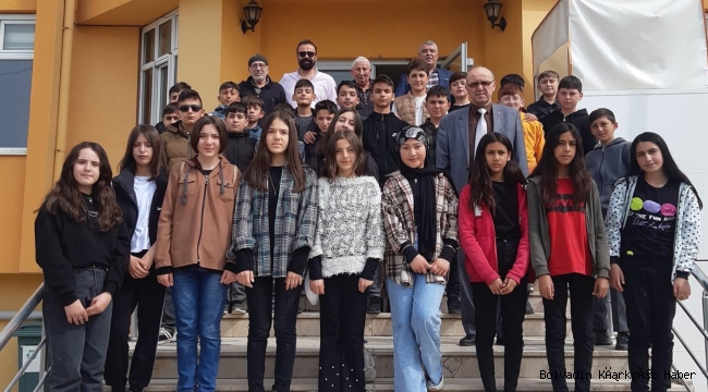 DİŞLİ ATATÜRK ORTAOKULU BOLVADİN YAŞLILARINI ZİYARET ETTİ