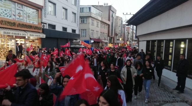 GENÇLİK YÜRÜYÜŞÜ YAPILDI