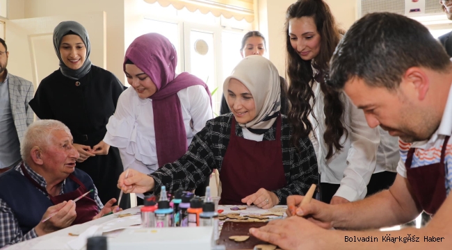 VALİ YİĞİTBAŞI BOLVADİN YAŞLILARINI ZİYARET ETTİ