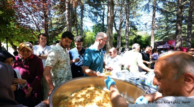 BOLVADİN MUSTAFA HÜSNÜ GEMİCİ ÖĞRETMEN LİSESİ MEZUNLARI BULUŞTU
