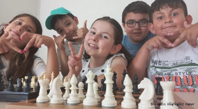 KIRKGÖZ ETÜT MERKEZİ SATRANÇ UZMANI YETİŞTİRİYOR
