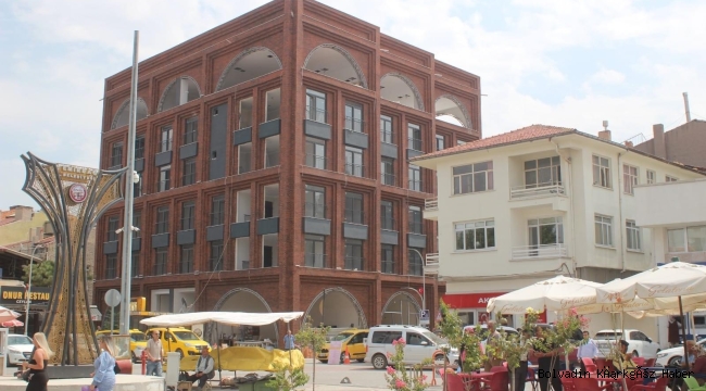 EMİRDAĞ ÇARŞISI ESNAF MAĞDUR EDİLMEDEN DÜZENLENİYOR!