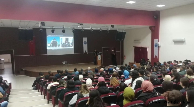 BOLVADİN BMYO’DA NARKO GENÇLİK KONFERANSI