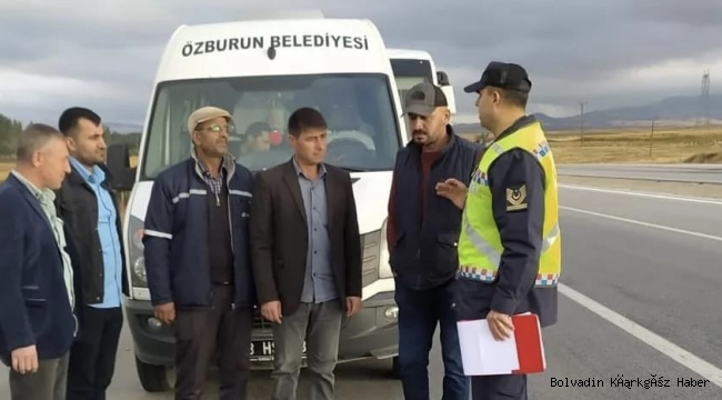 BOLVADİN'DE 14 OKUL SERVİSİ DENETLENDİ