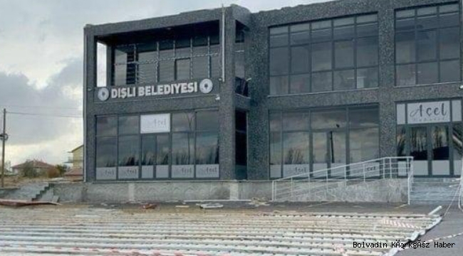 DİŞLİ’DE ÇATI UÇTU!