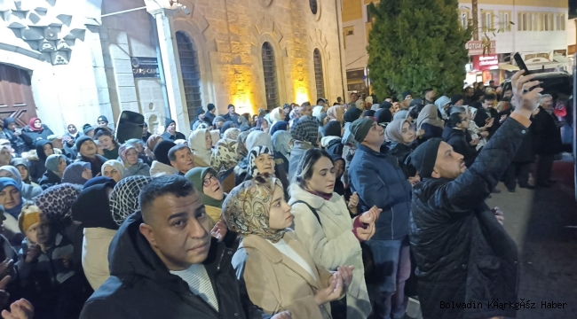 BOLVADİN’DE UMRECİLER DUALARLA UĞURLANDI