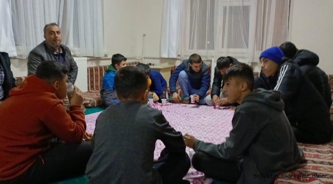 DİŞLİ KASABASI GENÇLİK MERKEZİ’NDE İKRAMLAR SÜRÜYOR