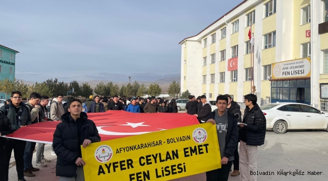 BOLVADİN’DE ŞEHİTLER İÇİN YÜRÜDÜLER
