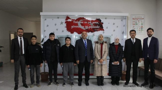 BOLVADİN’İN GURURLARINA HEDİYELERİ VERİLDİ