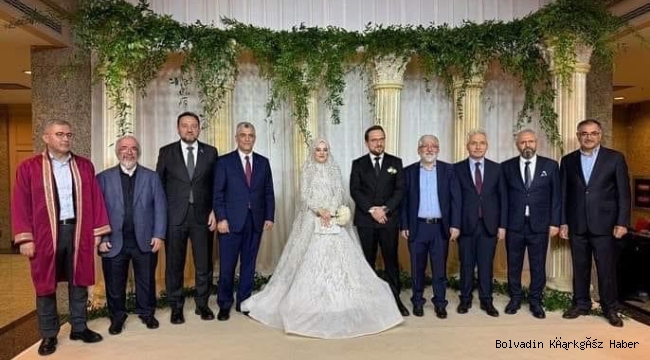 HAYIRLI OLSUN KOCA AİLESİNİN MUTLU GÜNÜ