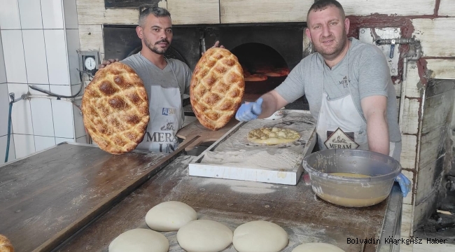 BOLVADİN’DE RAMAZAN PİDECİLERİ MESAİYE BAŞLADI