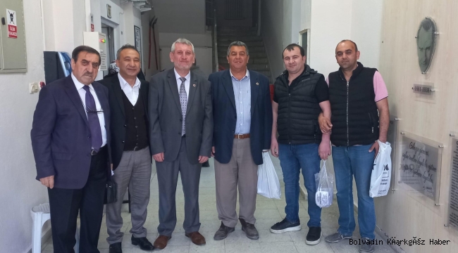 BOLVADİN’DE SEÇİM RENKLİ GÖRÜNTÜLERE SAHNE OLUYOR